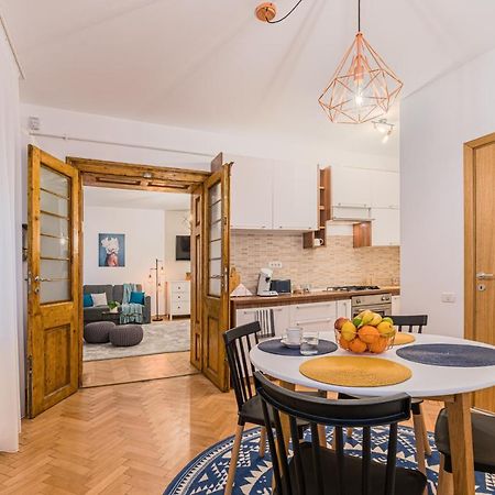 Garden Hideout - Central Apartment บราชอฟ ภายนอก รูปภาพ