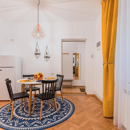 Garden Hideout - Central Apartment บราชอฟ ภายนอก รูปภาพ