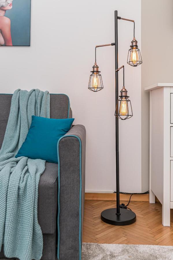 Garden Hideout - Central Apartment บราชอฟ ภายนอก รูปภาพ