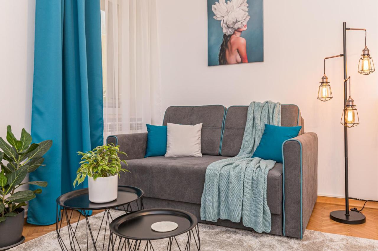 Garden Hideout - Central Apartment บราชอฟ ภายนอก รูปภาพ
