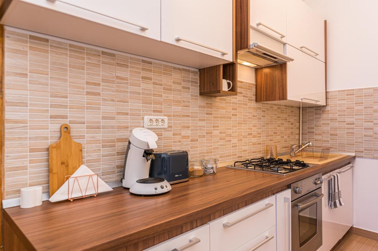 Garden Hideout - Central Apartment บราชอฟ ภายนอก รูปภาพ