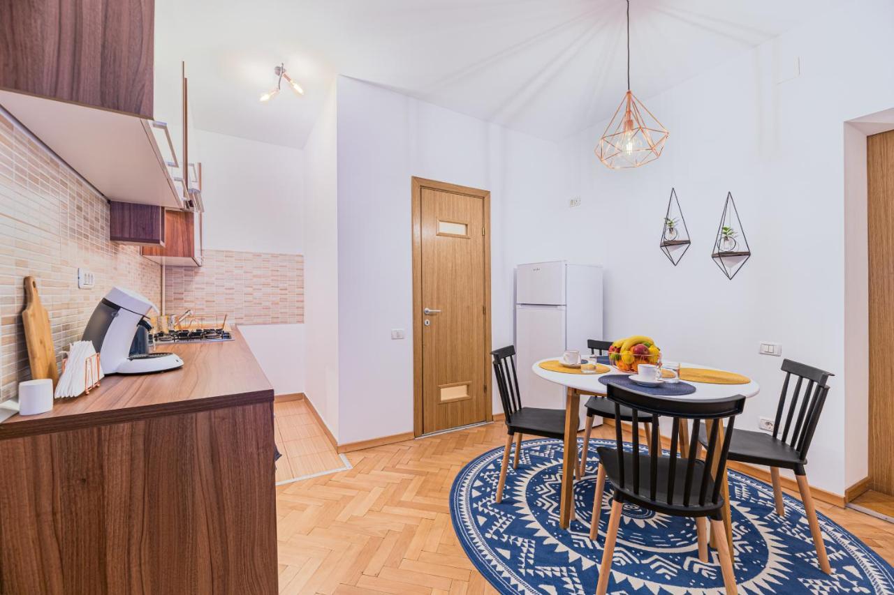 Garden Hideout - Central Apartment บราชอฟ ภายนอก รูปภาพ