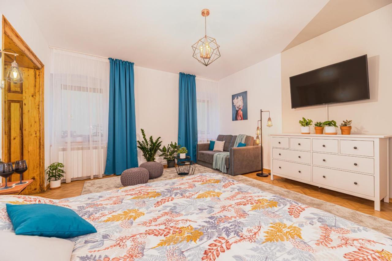 Garden Hideout - Central Apartment บราชอฟ ภายนอก รูปภาพ