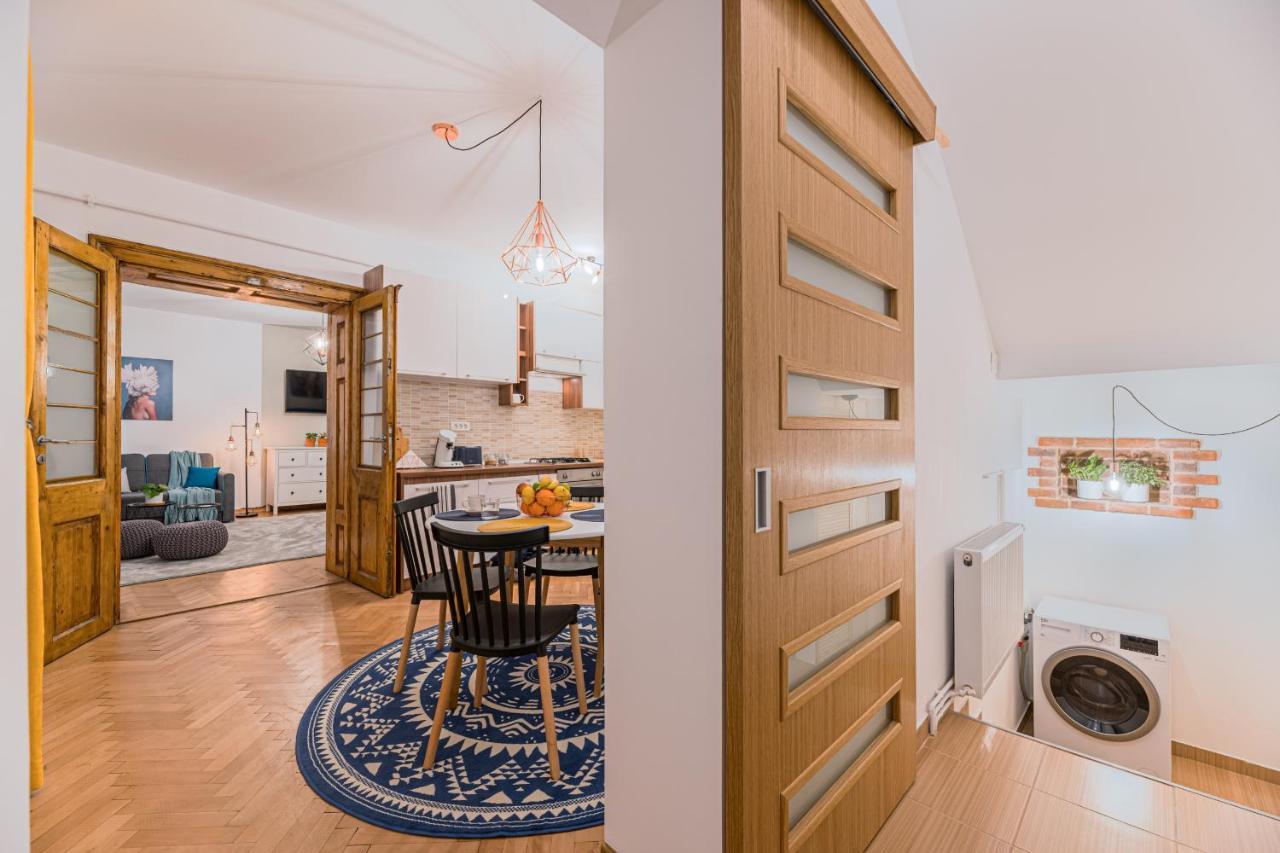 Garden Hideout - Central Apartment บราชอฟ ภายนอก รูปภาพ
